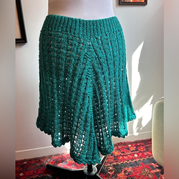 Vintage Emerald Green Crochet Skirt – 1970s Boho Beach Mermaid Style - Picture 1 of 4